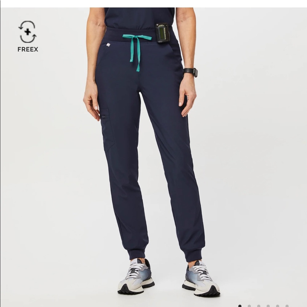 women's Navy FREEx™ Lined Zamora™ High Waisted - Petite Jogger Scrub Pants
